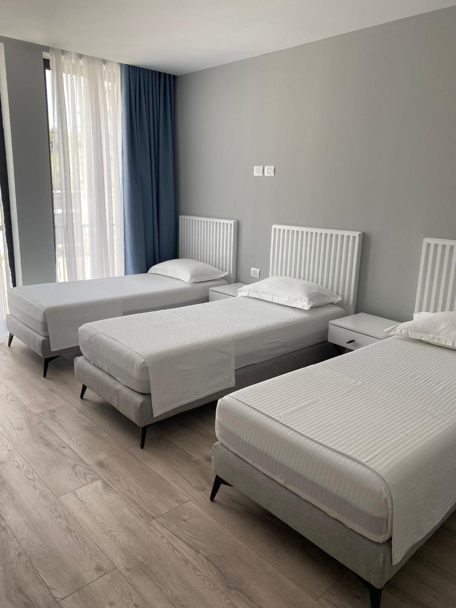 Dukes Albania Hotel Radhime Exterior photo